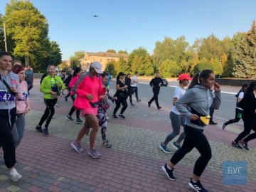 У місті на Волині день фізкультури відзначили забігом «Під каштанами». ФОТО