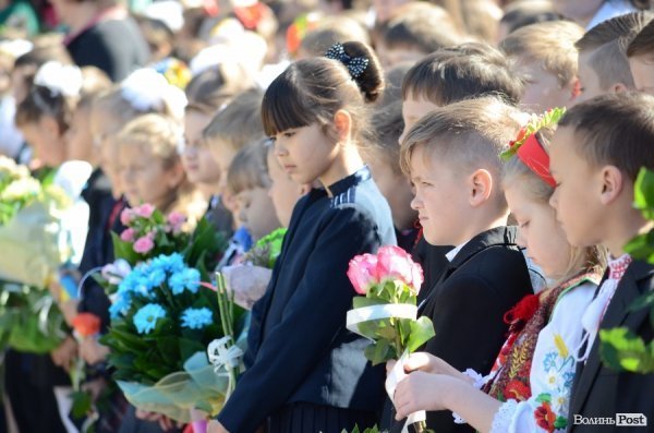 У Луцьку - останній дзвінок для школярів. ФОТО