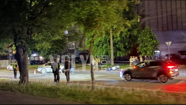 Вечірня аварія у Луцьку: зіткнулися легковик і мотоцикл