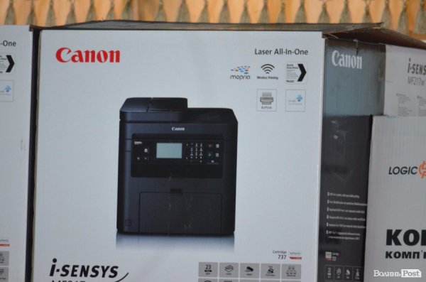 Луцькі школи та садочки отримали комп’ютери, принтери та холодильники