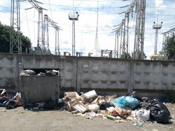 Лучанин опублікував фото розкиданого сміття на Старому ринку 