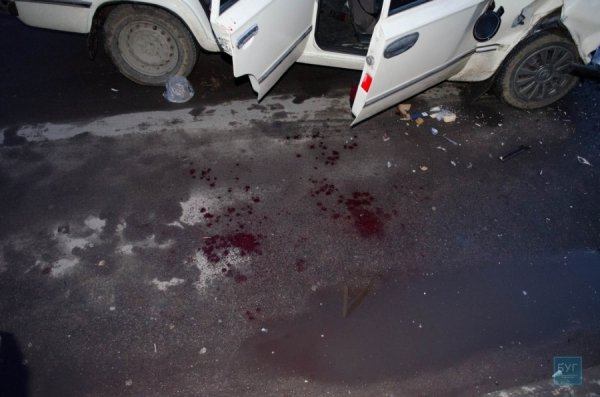 На Волині п'яний водій врізався у припарковане авто, в якому була мала дитина. ФОТО