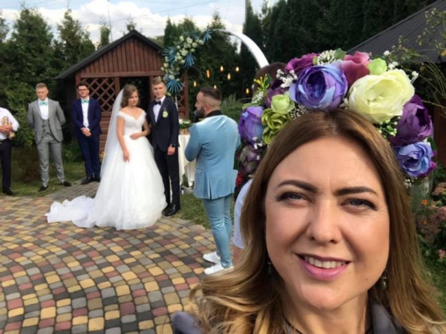 Волинський телеведучий та журналістка відгуляли весілля. ФОТО