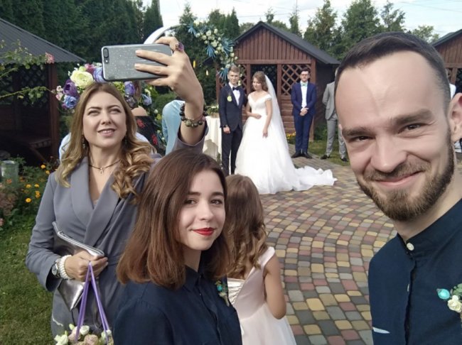 Волинський телеведучий та журналістка відгуляли весілля. ФОТО