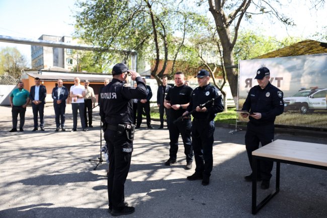 На Волині 12 поліцейських офіцерів громади отримали службові автівки. ФОТО