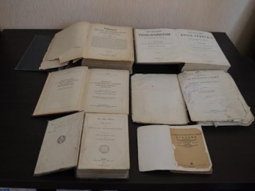 На Волині намагалися незаконно перевезти старовинні книги