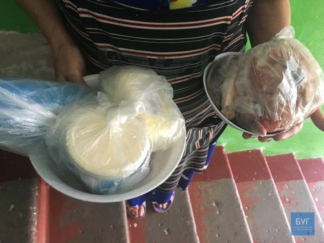 Романтика свічок і зіпсоване м'ясо: мешканці будинку в Нововолинську уже 5 днів сидять без світла