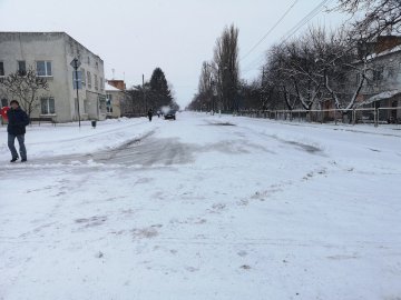 Не посипане жодне перехрестя, - волиняни нарікають на засніжені вулиці. ФОТО