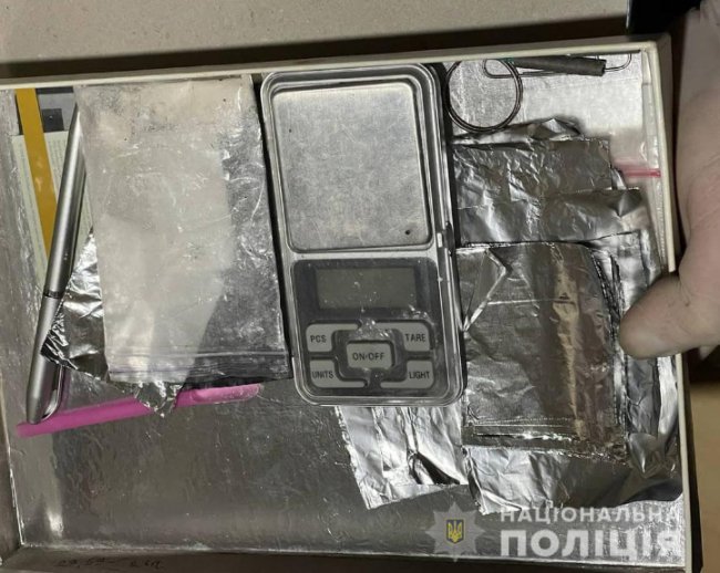 Сімейний бізнес: у волинського подружжя вилучили наркотиків на 20 тисяч. ФОТО