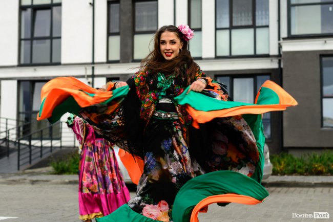 Яскраво, весело і смачно: на «Юпітері» відсвяткували День доброго сусіда. ФОТОРЕПОРТАЖ*