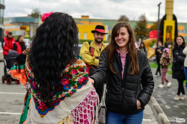 Яскраво, весело і смачно: на «Юпітері» відсвяткували День доброго сусіда. ФОТОРЕПОРТАЖ*