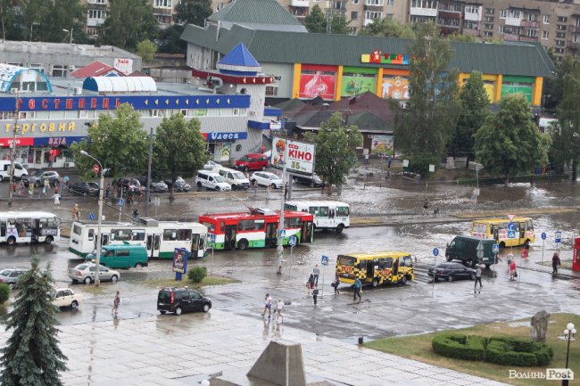 У Луцьку після зливи – потоп. ФОТО. ВІДЕО