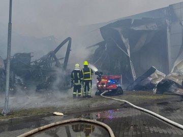 Склад птахокомплексу у Нововолинську після пожежі непридатний до роботи