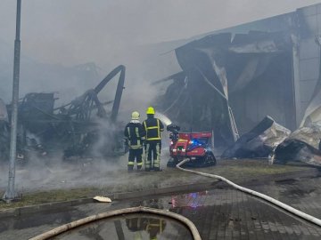 Склад птахокомплексу у Нововолинську після пожежі непридатний до роботи