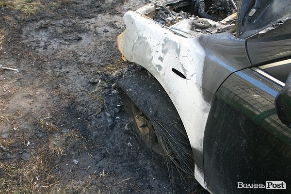 У Луцьку згорів автомобіль. ФОТО