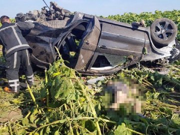На Рівненщині BMW X5 злетіло з дороги: є загиблі та травмовані