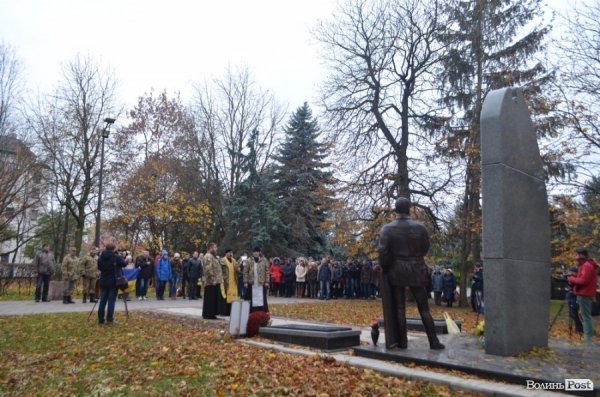 «Схід і Захід разом!»: до Луцька приїхав «Потяг єднання»