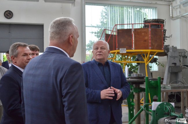 У Луцьку Перший віце-прем’єр  відвідав найпотужніший авіаремонтний завод України 