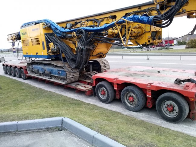 Власника вантажівки, який через Волинь без дозволів перевозив бурильну установку, оштрафували майже на 39 тисяч євро