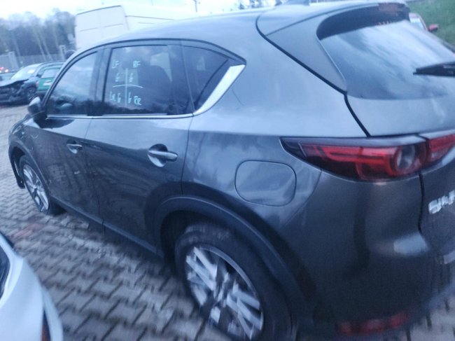 Двоє волинян намагались ввезти в Україну автомобілі з підробленими документами 