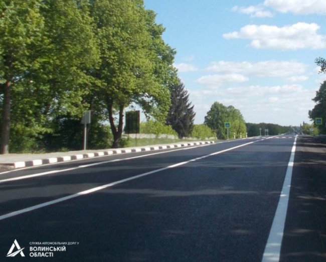 На Волині незабаром запустять в експлуатацію відремонтовану ділянку дороги з новою розміткою і знаками