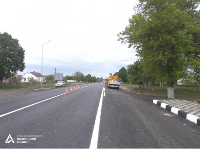 На Волині незабаром запустять в експлуатацію відремонтовану ділянку дороги з новою розміткою і знаками