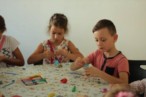 У Луцьку діти ліпили анімаційних персонажів з пластиліну. ФОТО