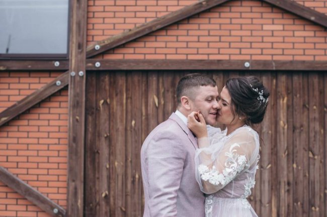 Неймовірно чуттєві знімки з весілля відомої луцької режисерки