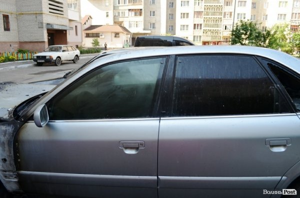 У Луцьку згорів автомобіль. ФОТО