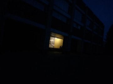 Учні луцької школи змушені повертатися з другої зміни крізь суцільну темряву