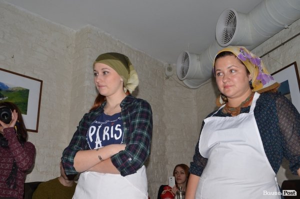 У Луцьку випікали хліб під музику. ФОТО