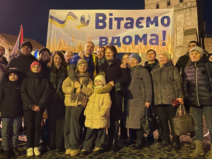 У Луцьку зустріли лучанина Віктора Мальчевського, який повернувся додому з полону. ВІДЕО