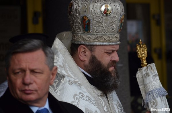 Луцьк попрощався з героєм АТО Віктором Мельничуком. ФОТО 