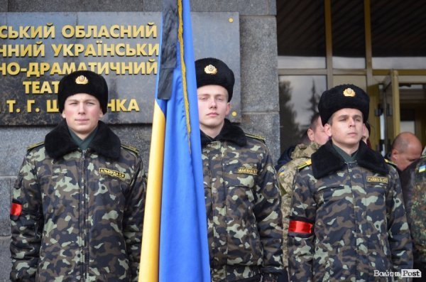 Луцьк попрощався з героєм АТО Віктором Мельничуком. ФОТО 