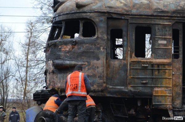 На Волині поїзд влетів у вантажівку і загорівся: подробиці аварії. ФОТО
