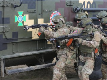 Кому найбільше довіряють українці: у Центрі Разумкова оприлюднили результати опитування