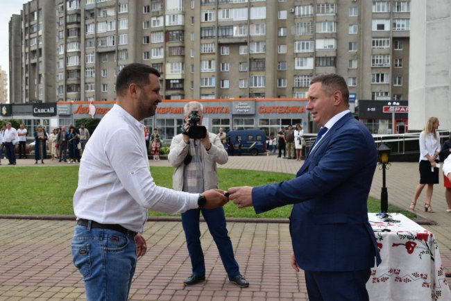 Сільські амбулаторії на Волині одержали нові автівки. ФОТО