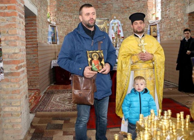 Луцькому храму подарували ікони з Афону. ФОТО