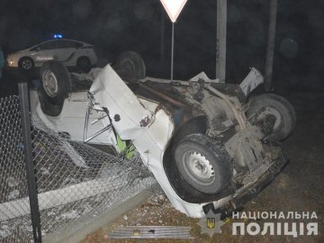 На Волині 14-річний водій автівки в'їхав у електроопору