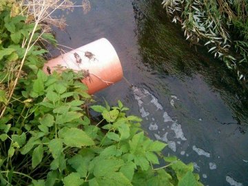 У Луцьку муніципали знайшли можливі джерела смороду у місті. ФОТО