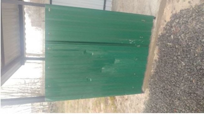 У районі на Волині понищили нещодавно встановлені контейнери для сміття. ФОТО