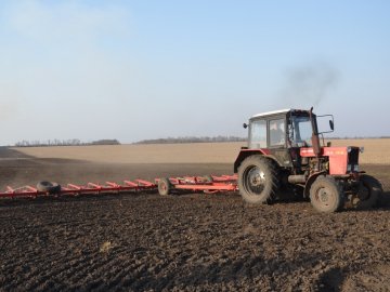 Волинянин, який на тракторі в'їхав у стовп і втік, відбувся штрафом