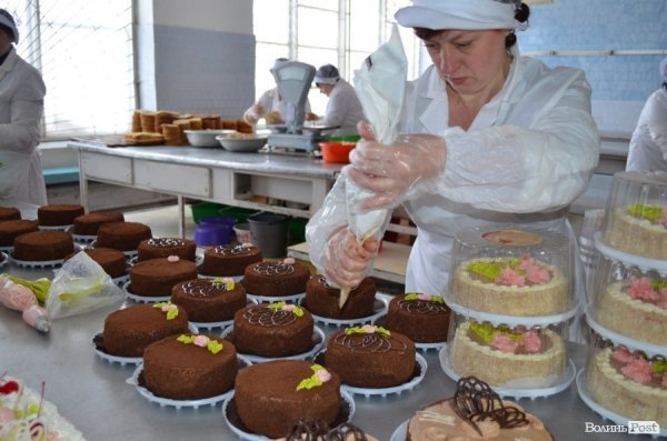 Як у Луцьку роблять торти. ФОТО 
