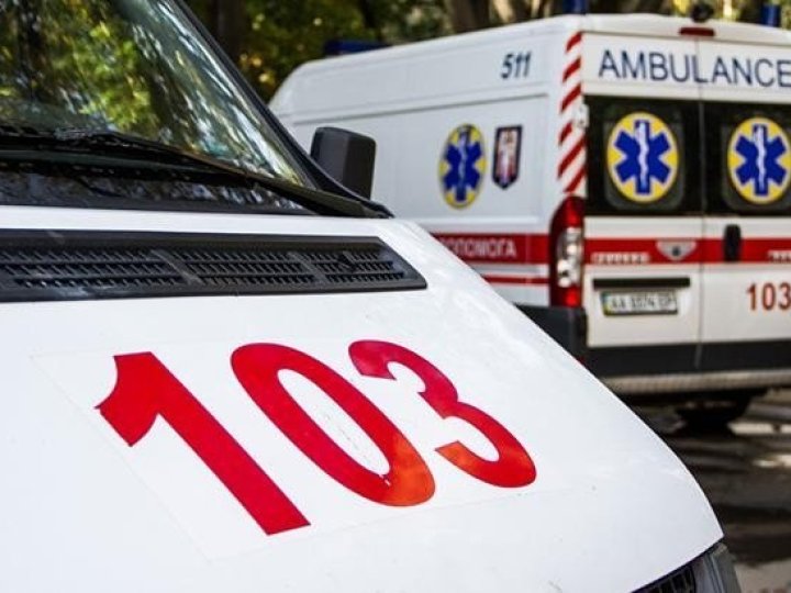 На Волині 2-річний хлопчик травмувався сокирою: як покарали його матір