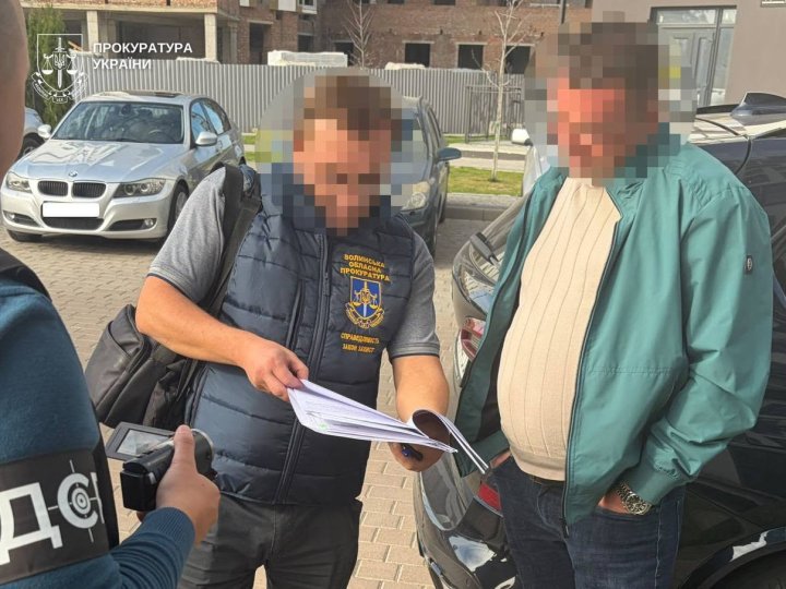 На Волині посадовець Держпраці вимагав 20 тисяч доларів у справі про загибель будівельника