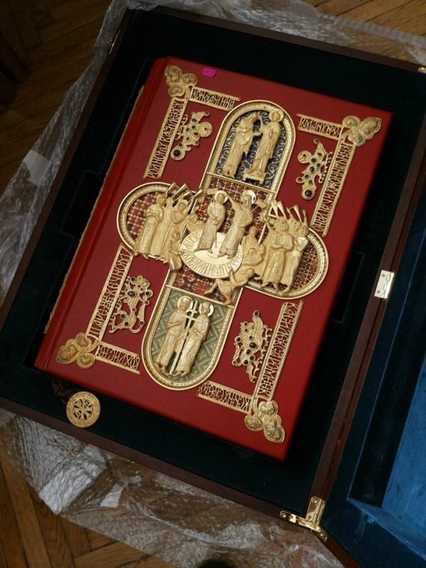 «Скарби» Януковича з Межигір’я перевезли в музей. ФОТО. ВІДЕО