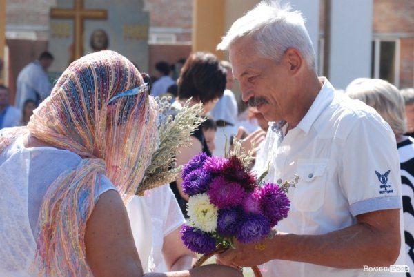 Як у Луцьку святили яблука та мед. ФОТО