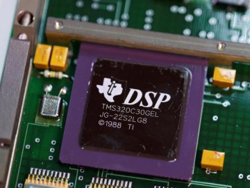 Іноземні компанії допомагають скеровувати російські ракети на Україну, – розвідка