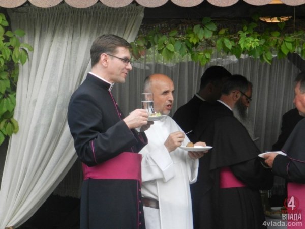 У луцькому ресторані за обід президента Польщі платили готівкою. ДОКУМЕНТ