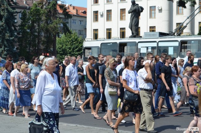 Як у Луцьку прощалися з Героєм Андрієм Єлістратовим. ФОТО